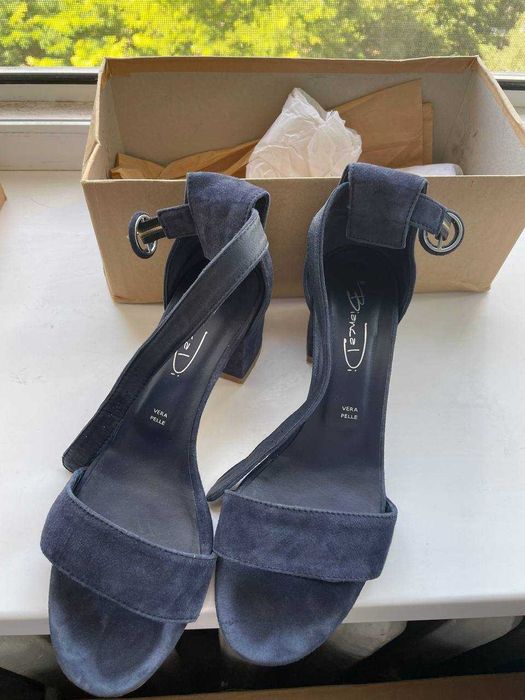 Туфли женские синего цвета