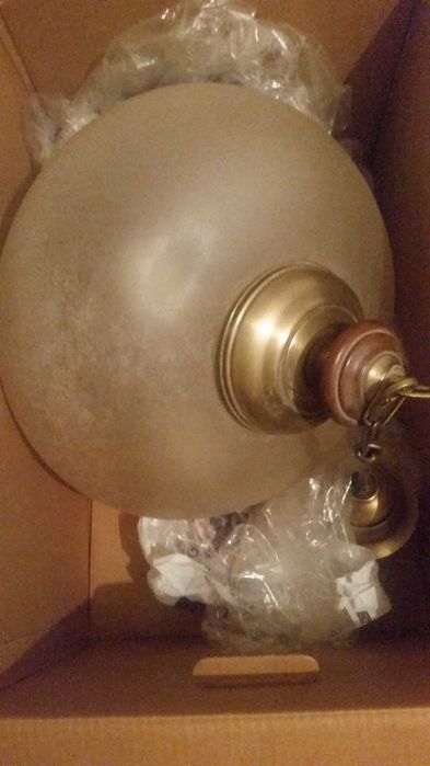 Candeeiro antigos mas em bom estado de utilização.