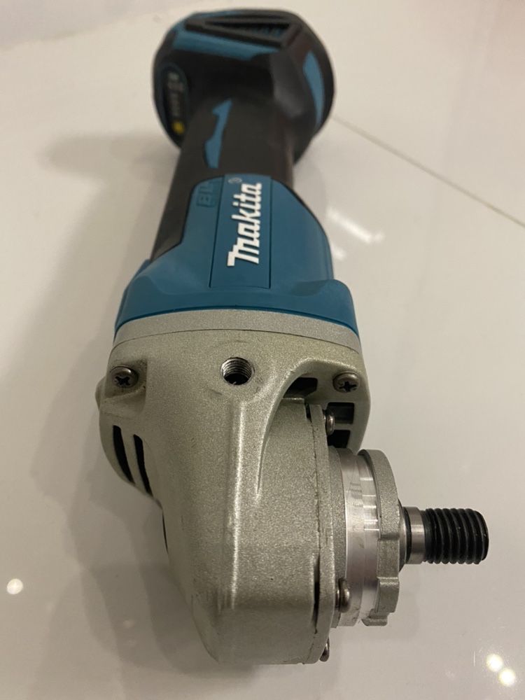 Аккумуляторная болгарка Makita DGA 540 асинхронный двигатель brushless