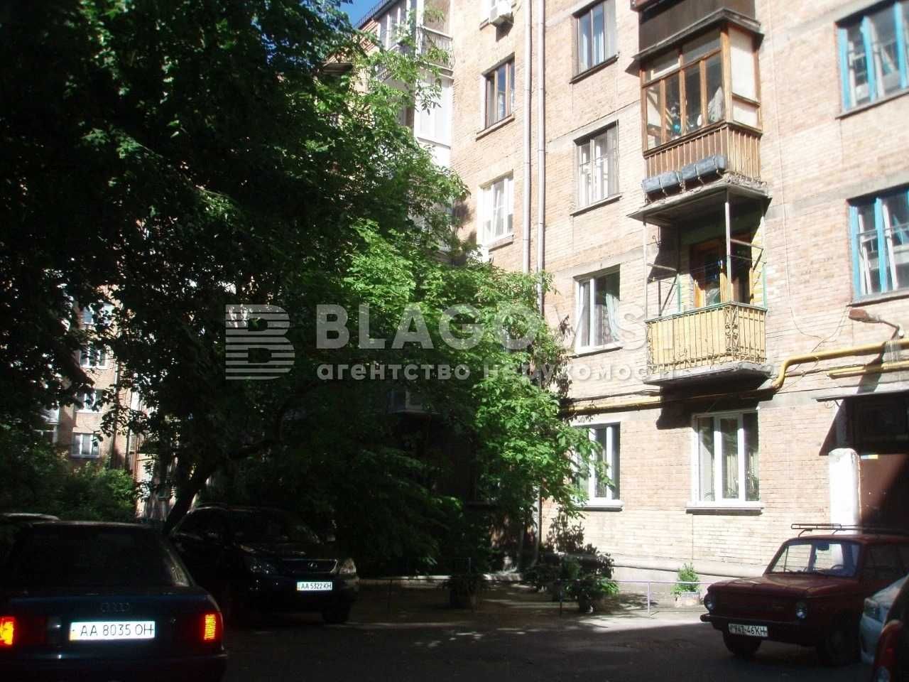 3 к статусна сталінка з ліфтом. 73м2. Шулявка.