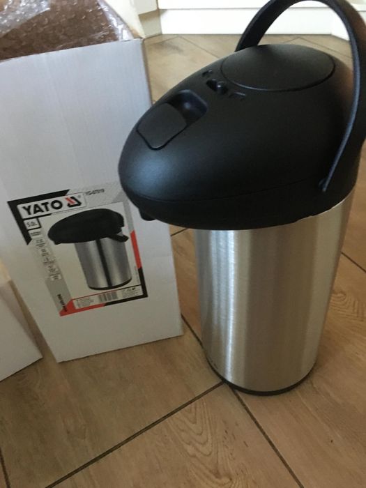 Dwa duze termosy wysylka