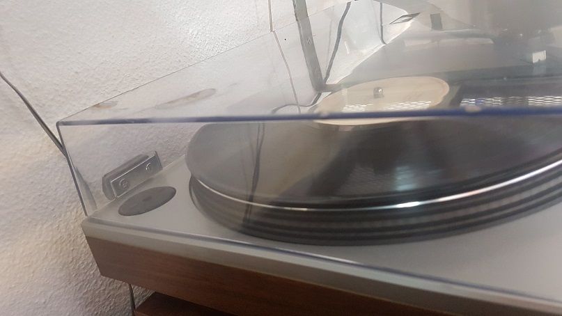Gira-Discos Sanyo