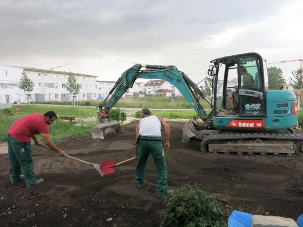 Koparko - ładowarka Równanie Niwelacja Wykopy wyrywanie drogi place