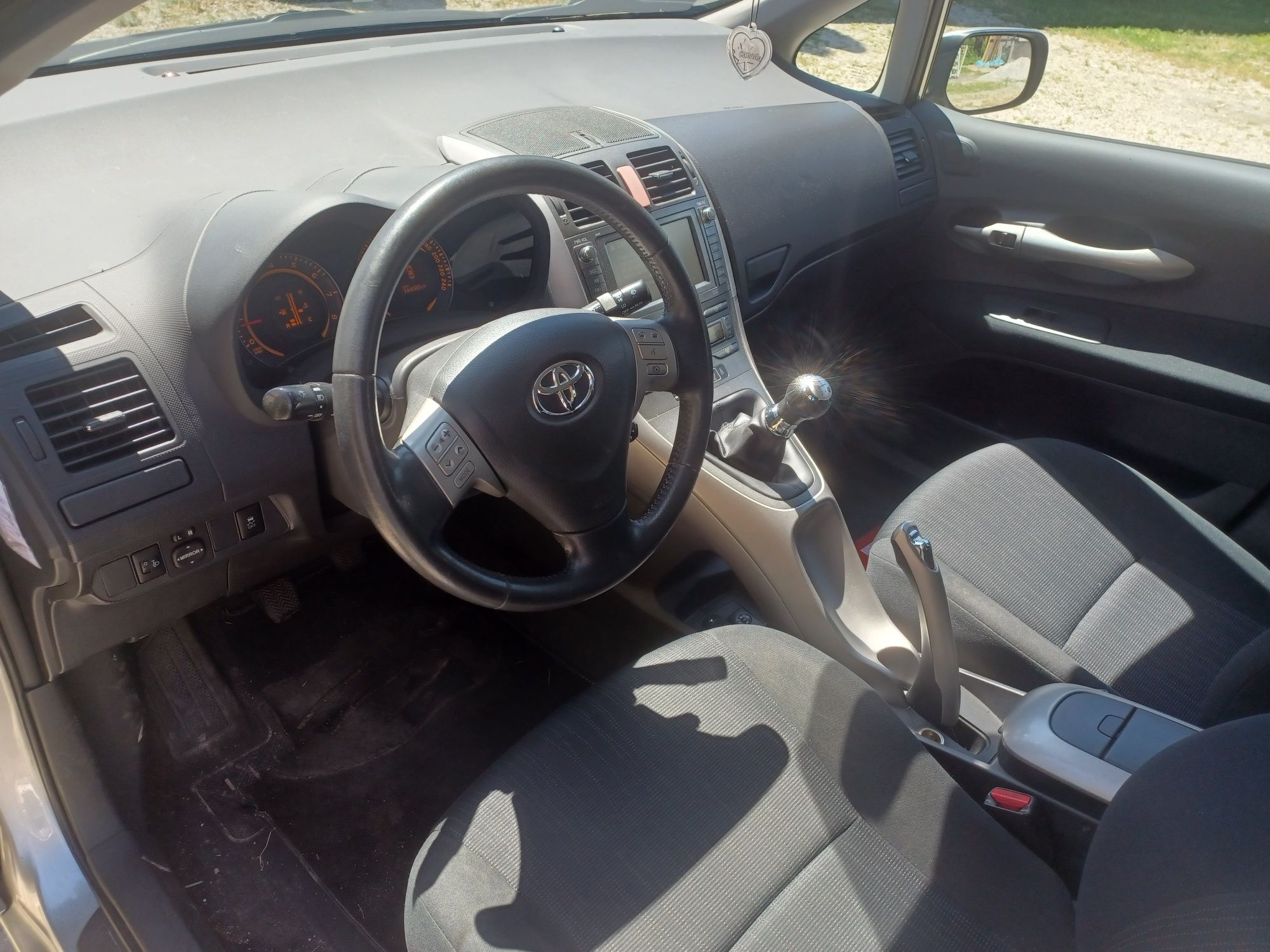 Toyota Auris 1.6 VVti. Navi.Klima niski przebieg.