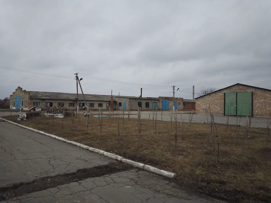 Оренда складських приміщень. 1700кв.м ділянка 4ГА. с.Полянецьке