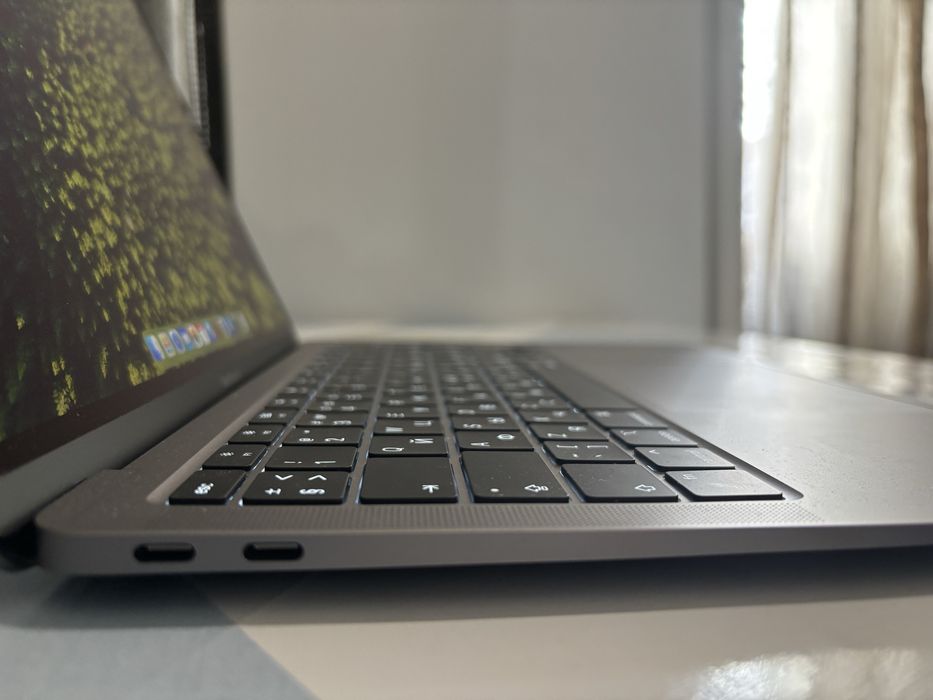 Продам Ноутбук Apple MacBook Air M1 13.3'' 256Gb MGN63 Space Grey 2020