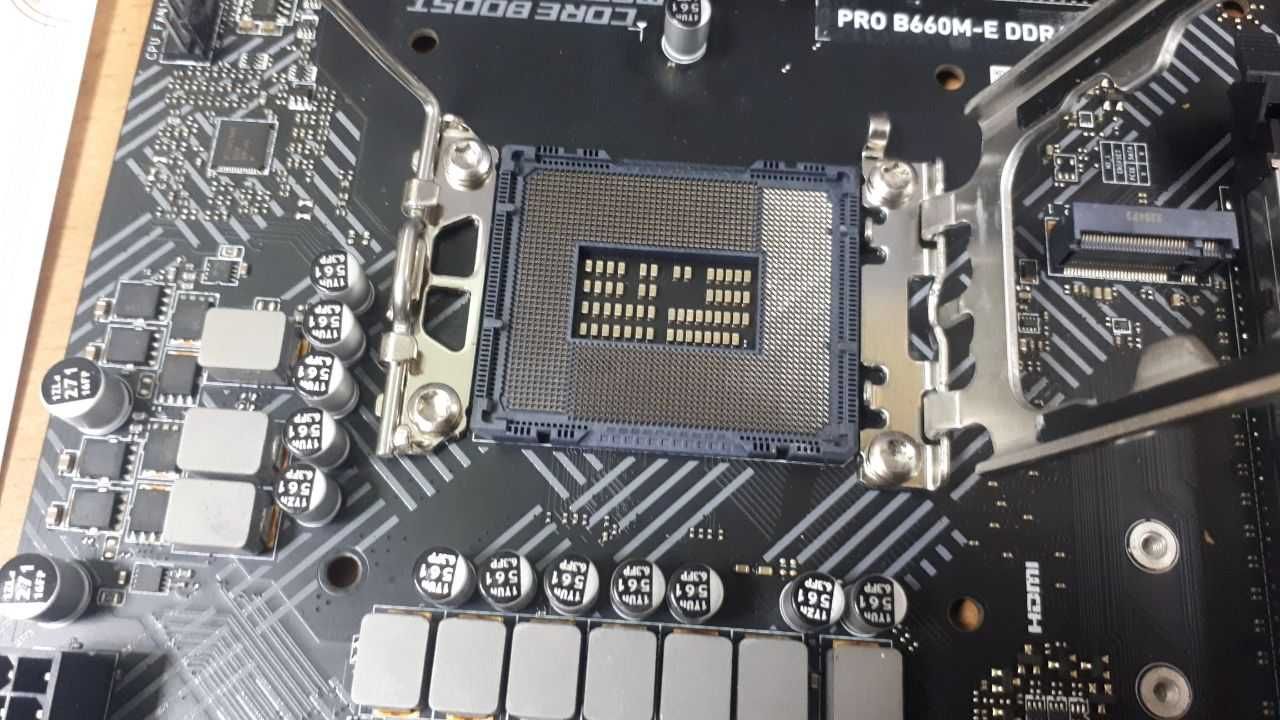 Материнська плата MSI PRO B660M-E DDR4