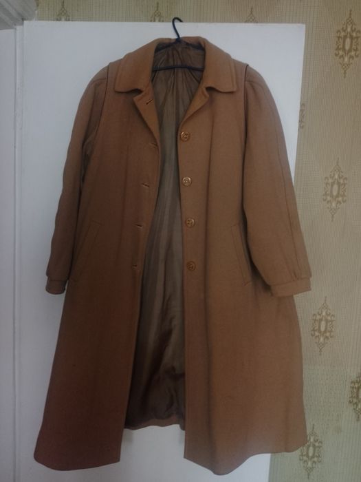 Продається пальто драпове.