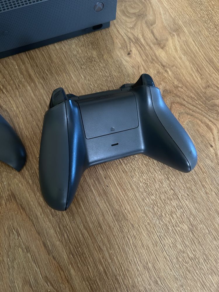 Konsola Xbox One S Limited edition Storm Grey + Karton