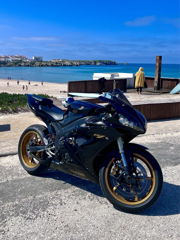 Yamaha YZF R1 SuperBike