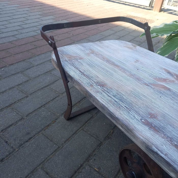 Stolik wykonany własnoręcznie.