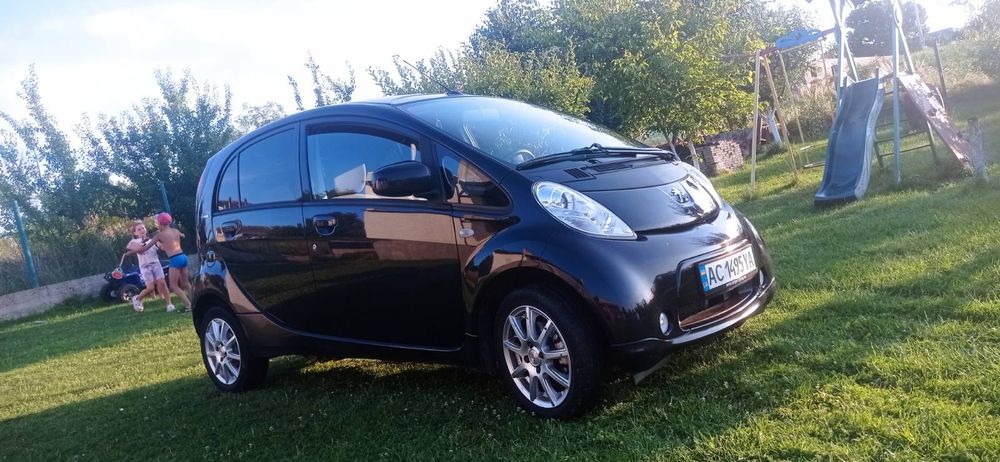 Електромобіль  Peugeot ION