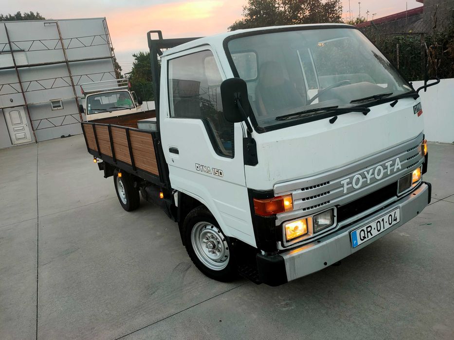 Carrinha Toyota dina
