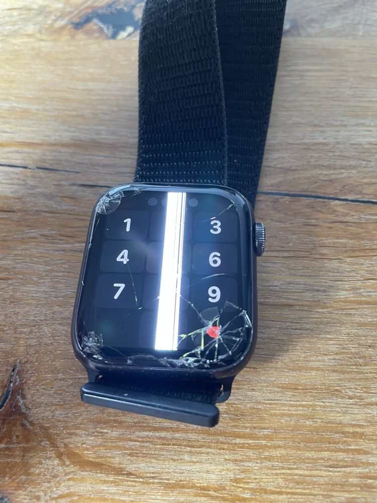 Apple watch SE 44 Uszkodzony