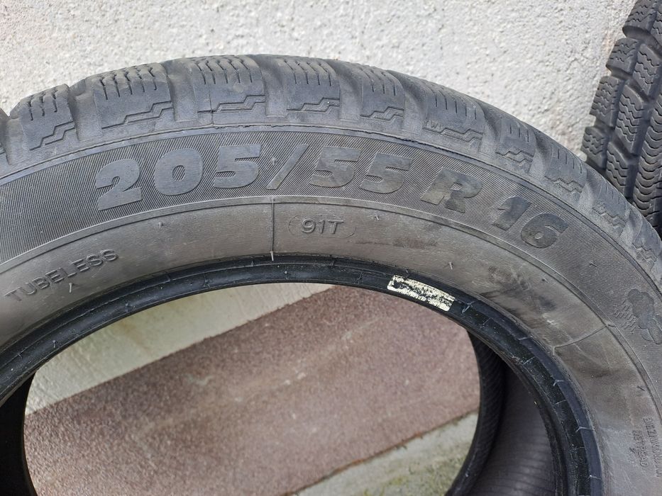 Opony zimowe 205/55/16