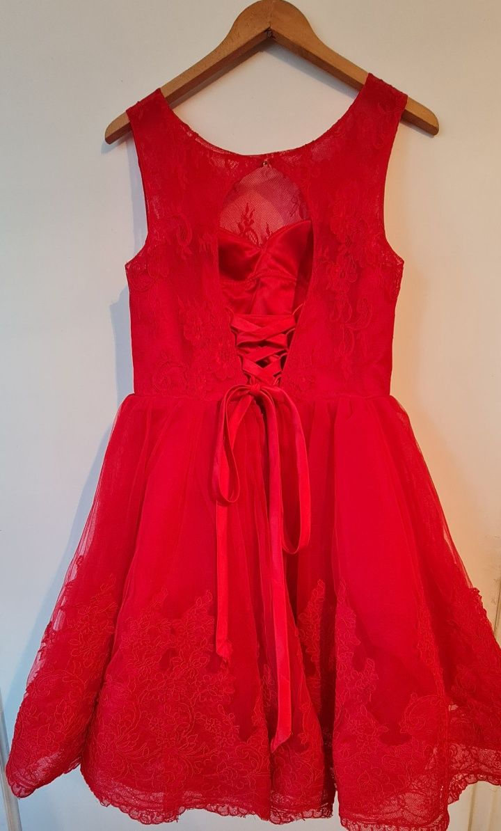 Sprzedam piękną, czerwoną sukienkę! Rozmiar 38