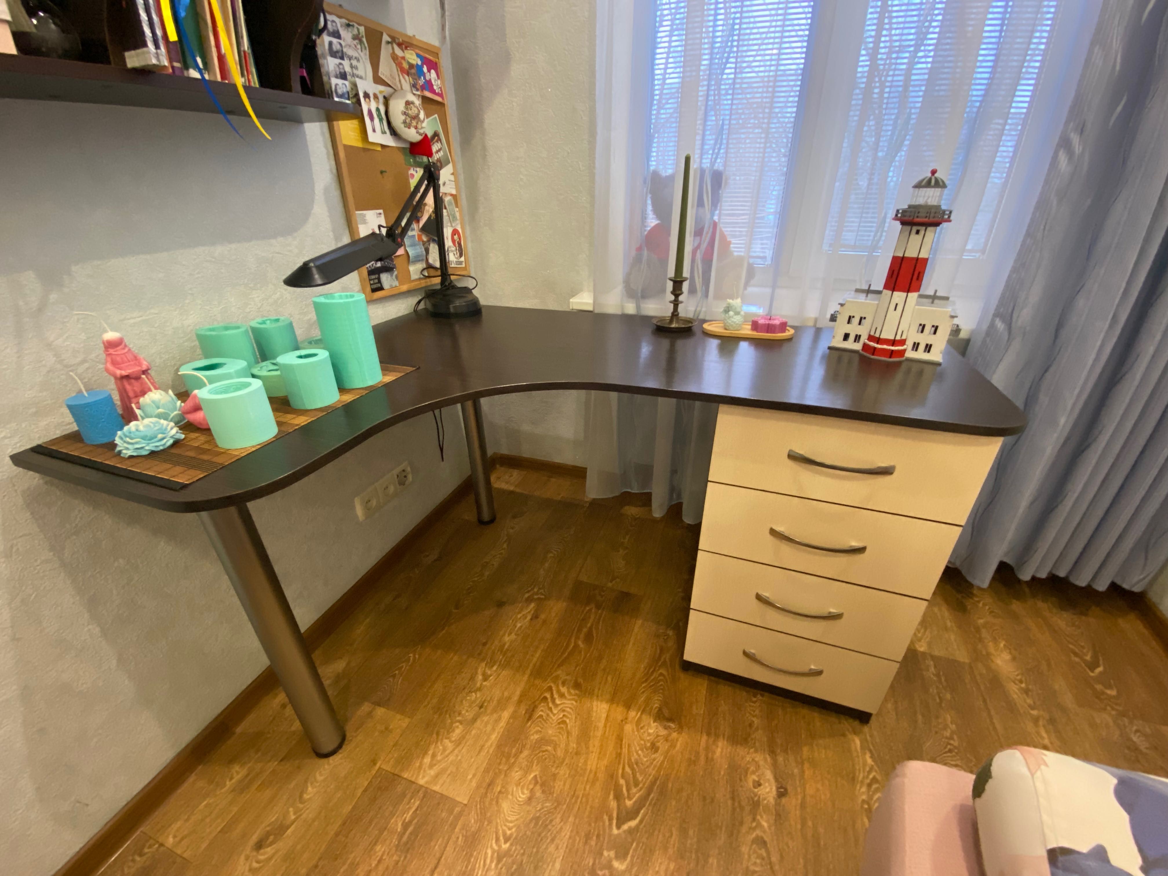 Продам письмовий стіл + полиці