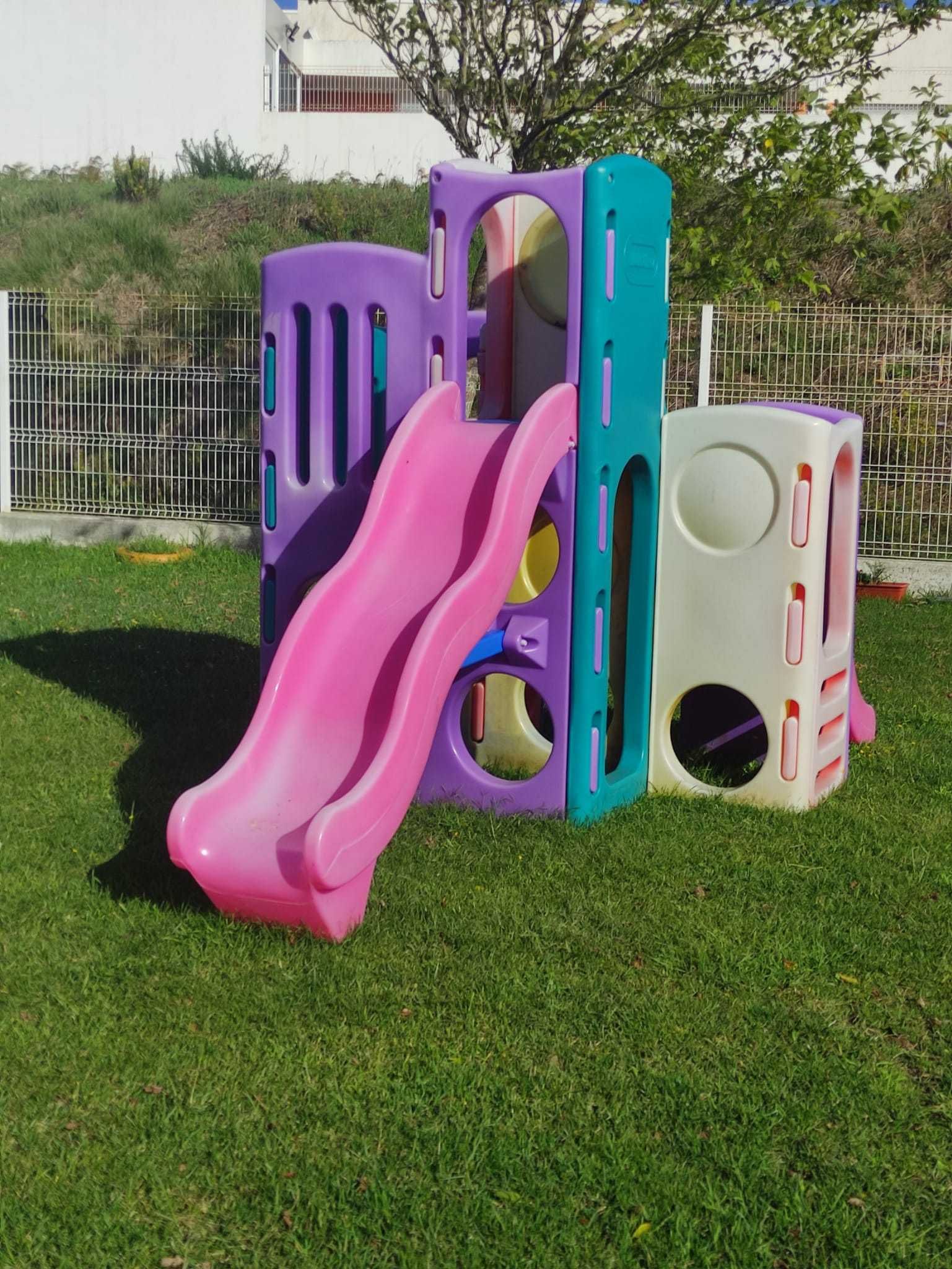 Baloiço com escorrega/escorrega 150€/cada