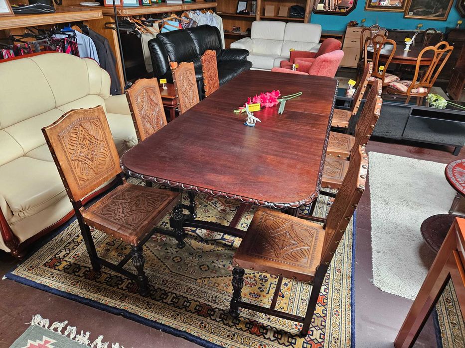 Cadeiras antigas em madeira e couro - óptimo estado geral -