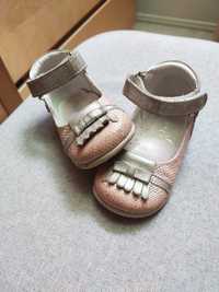 Balerinki, sandałki zabudowane emel dla dziewczynki, roczki,rozmiar 19