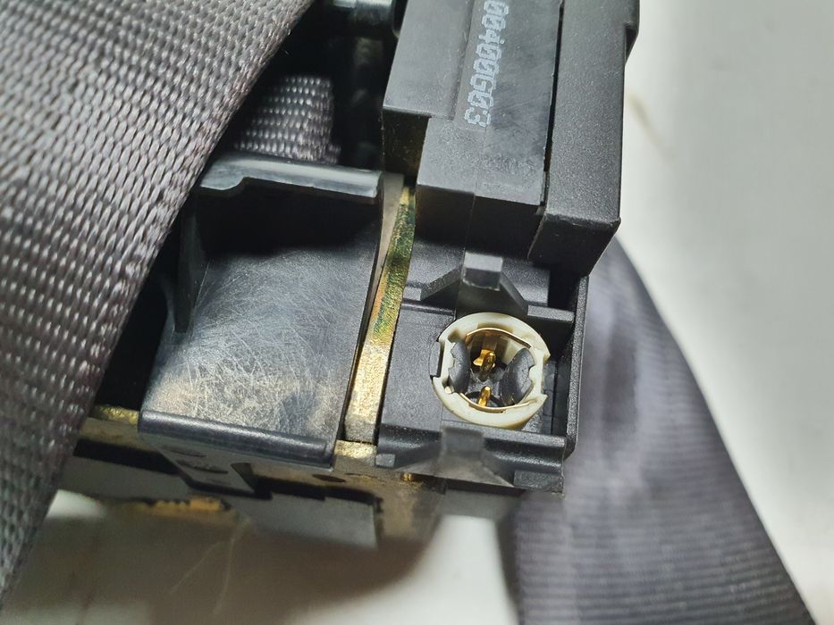 Cinto trás esquerdo AUDI A4 (8D2, B5)