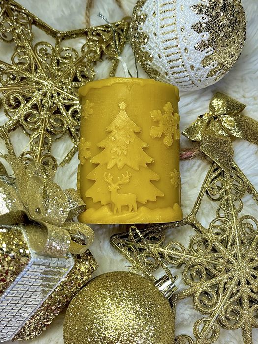 Декоративні новорічні свічки з натурального бджолиного воску