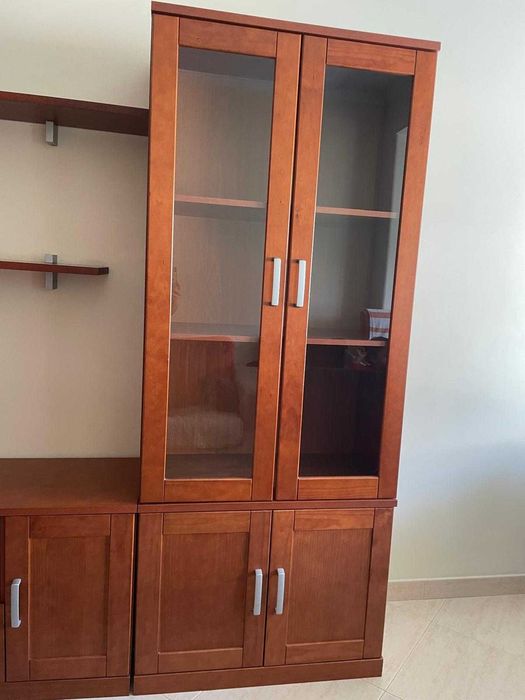 Móvel de sala com prateleiras de parede incluídas