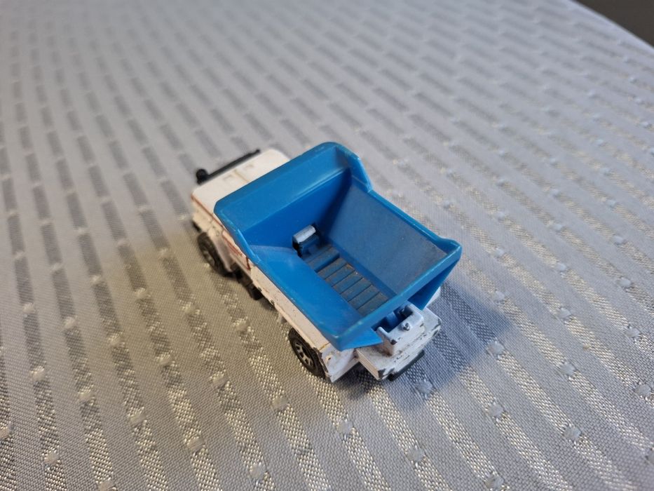 Matchbox model samochodu skala 1:64