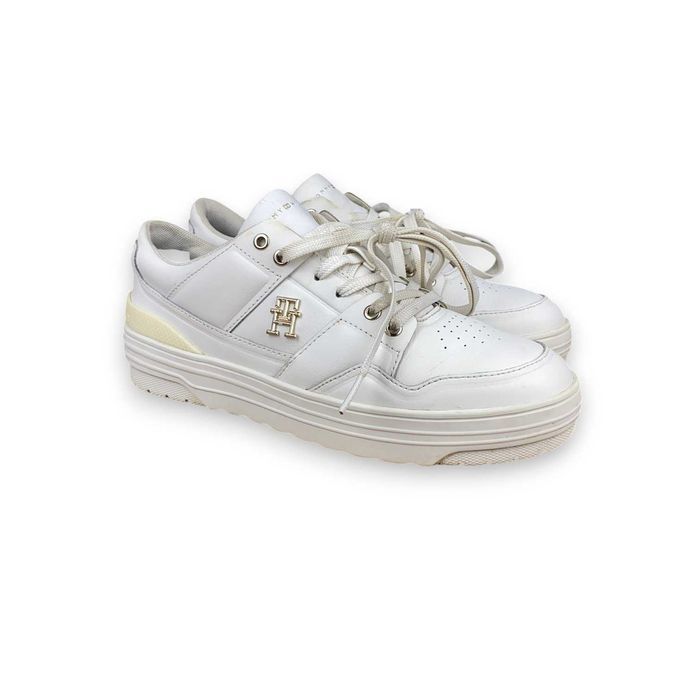 Białe sneakersy Tommy Hilfiger Basket r. 39 – złote detale i skóra