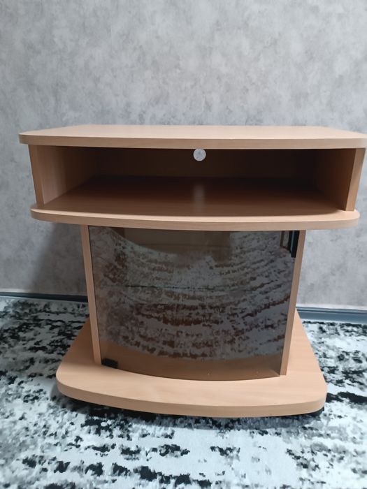 Тумбочка під телевізор.