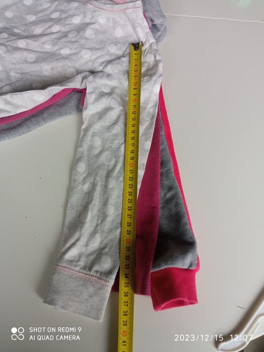 Paczka ubrań dla dziewczynki koszulki sukienki bluza