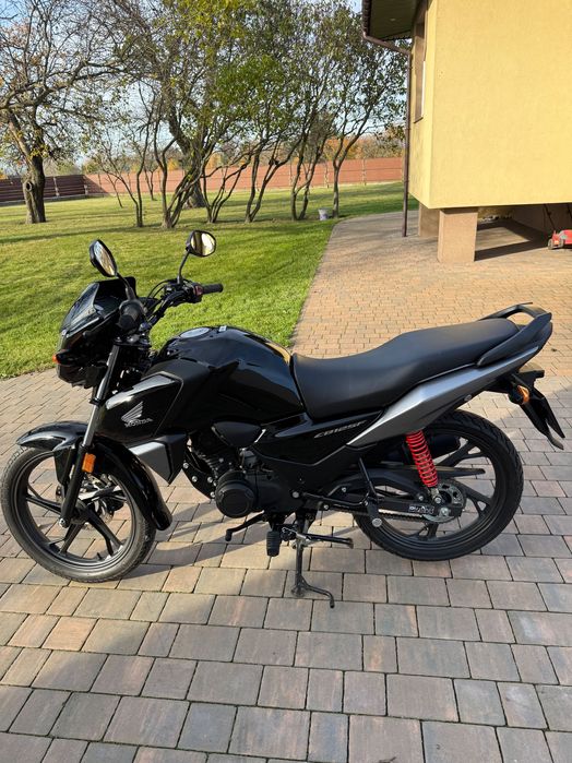 Sprzedam Honda CB 125 F