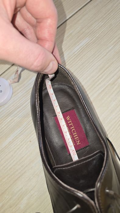 Nowe męskie buty całkowicie skórzane z podeszwą