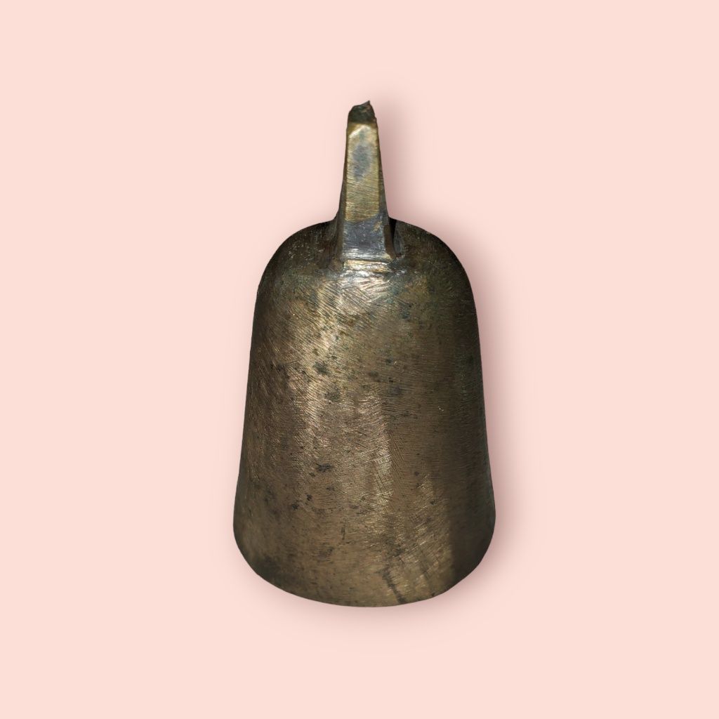 Zabytkowy Mosiężny Dzwonek Janczar
Wysokość: 9,3cm
Średnica: 6,5 cm
St