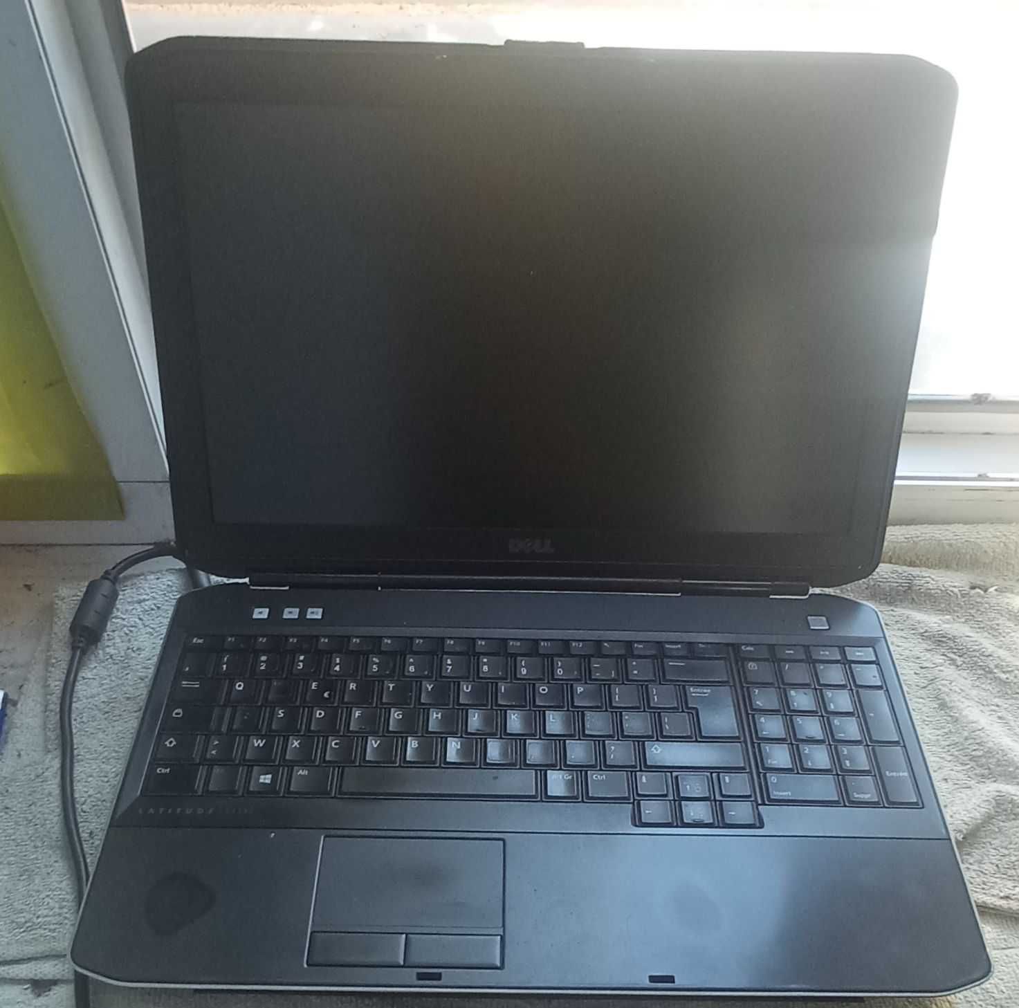 (12) laptop Dell E5530: i5