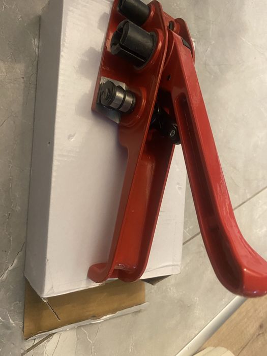 Ręczny napinacz pasów