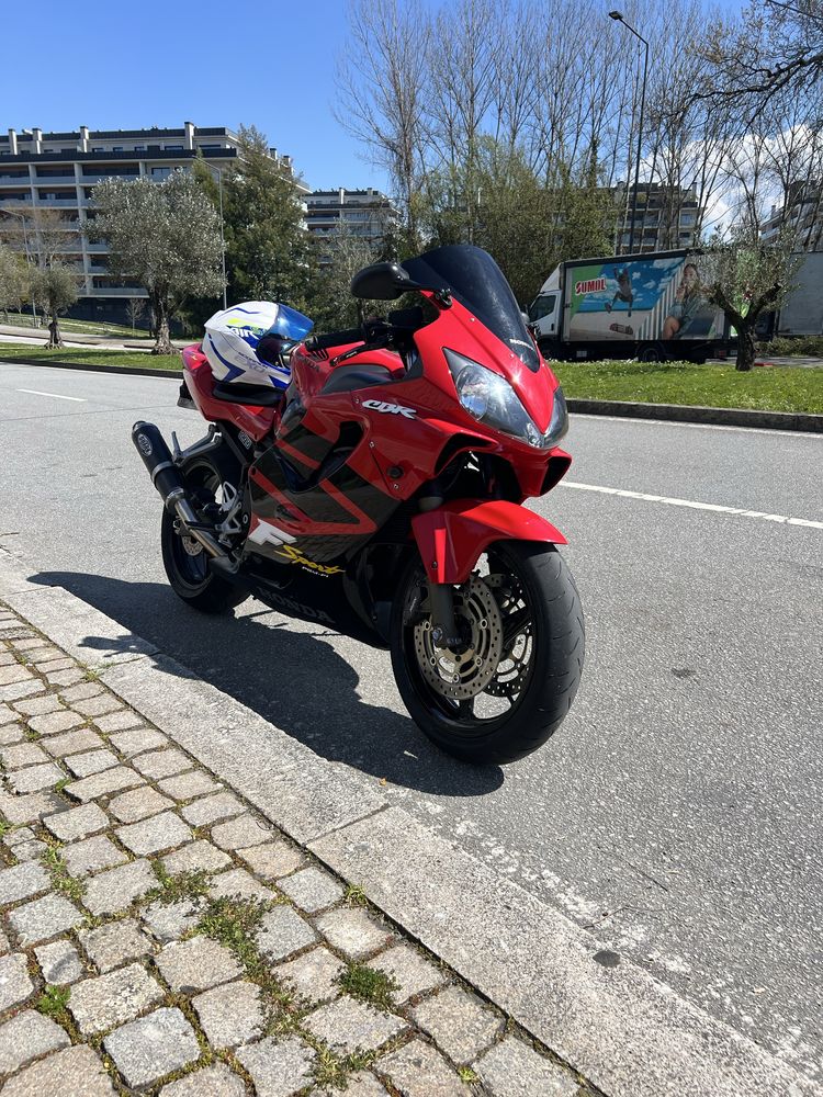 Honda cbr 600 f4 sport