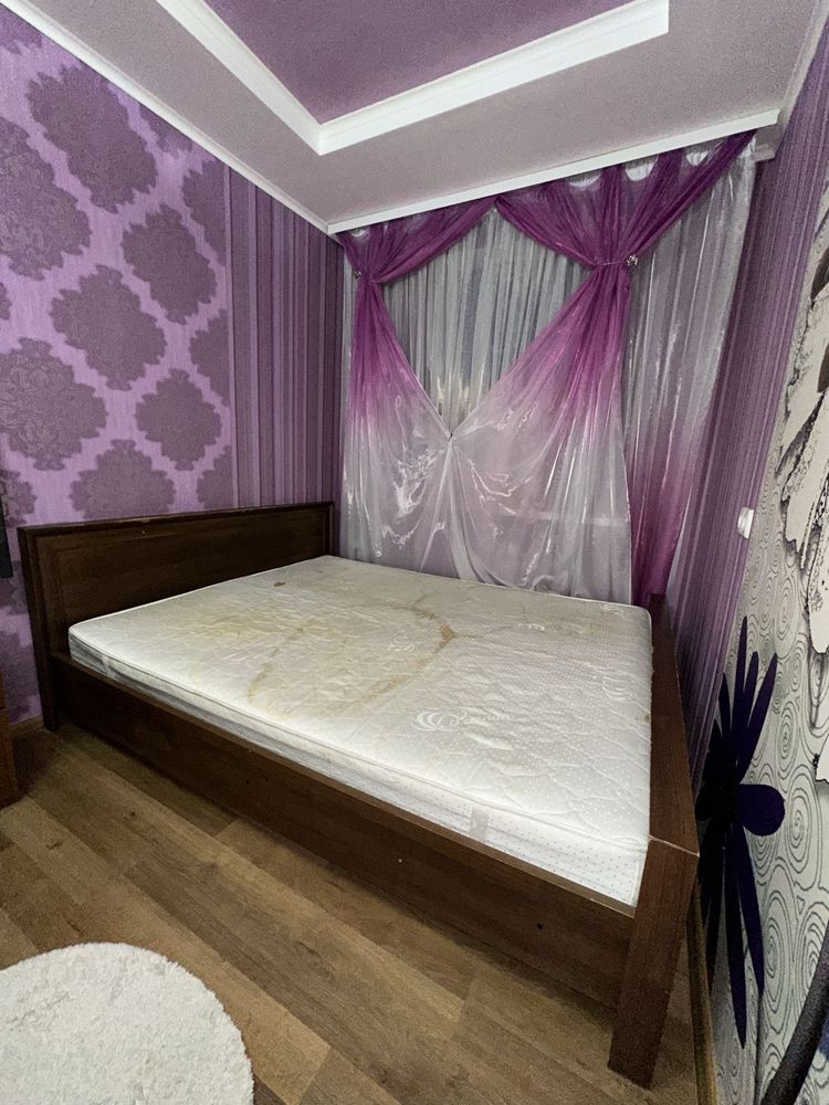 Продам двухспальную кровать
