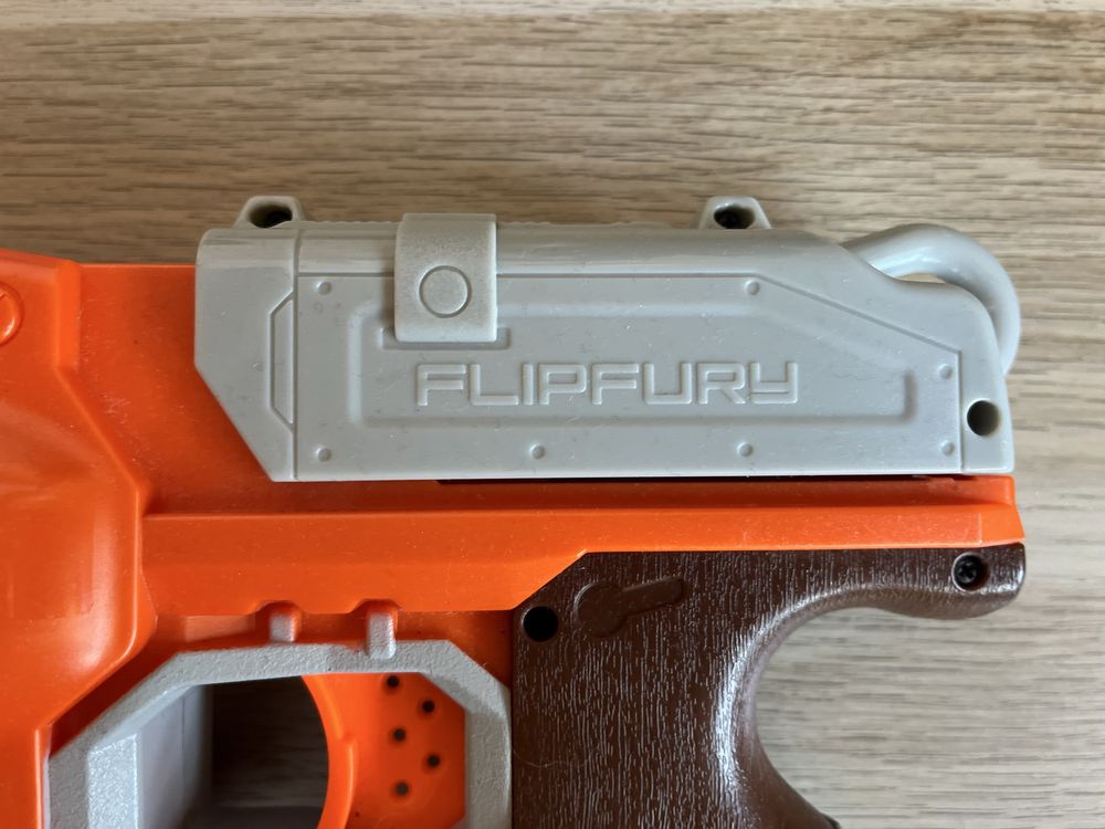 Nerf FlipFury – Blaster com Tambor Duplo em Excelente Estado
