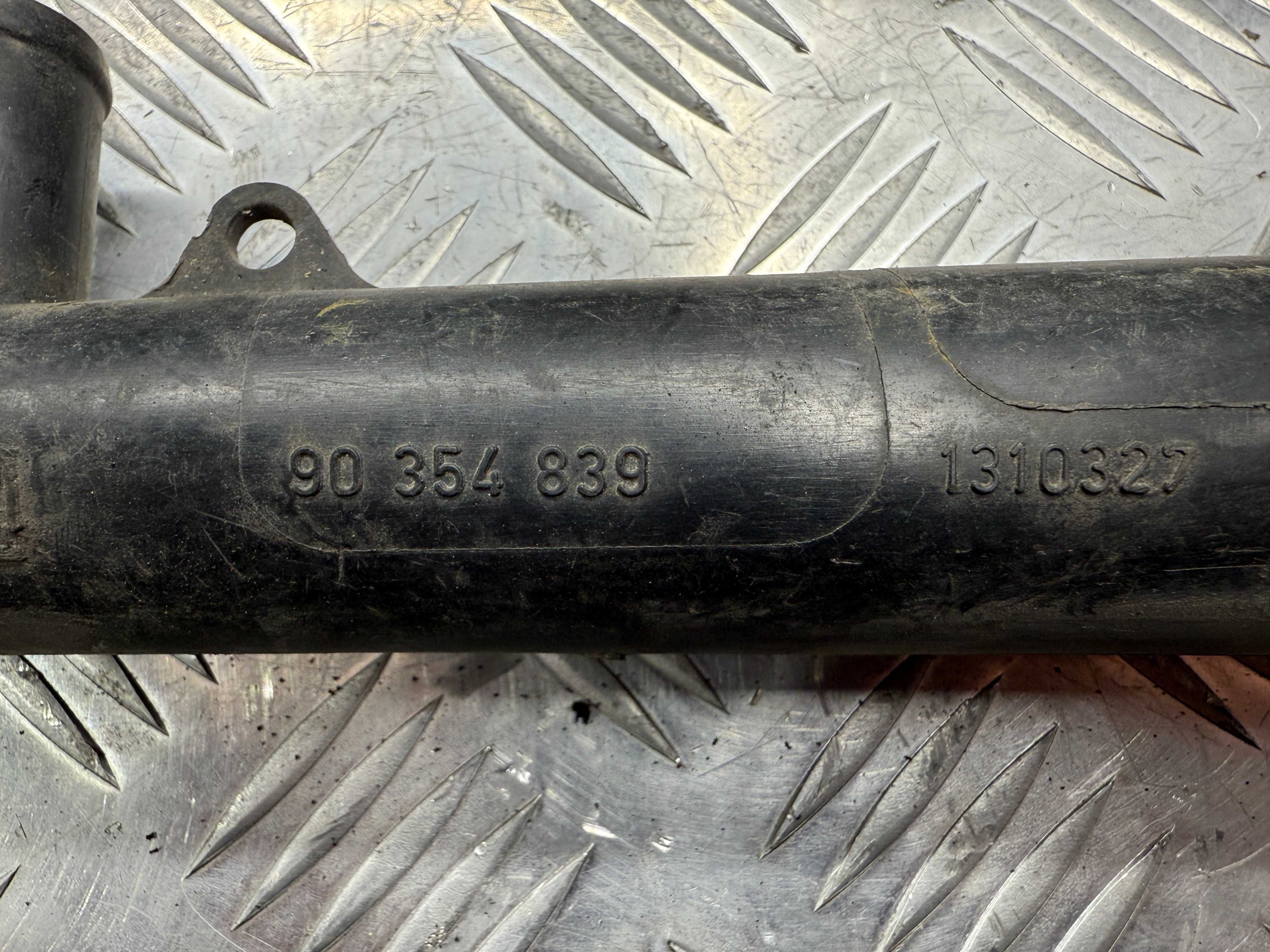 Патрубок охлаждения Opel Astra F Опель Астра Ф 1,4 1,6i. 90354839