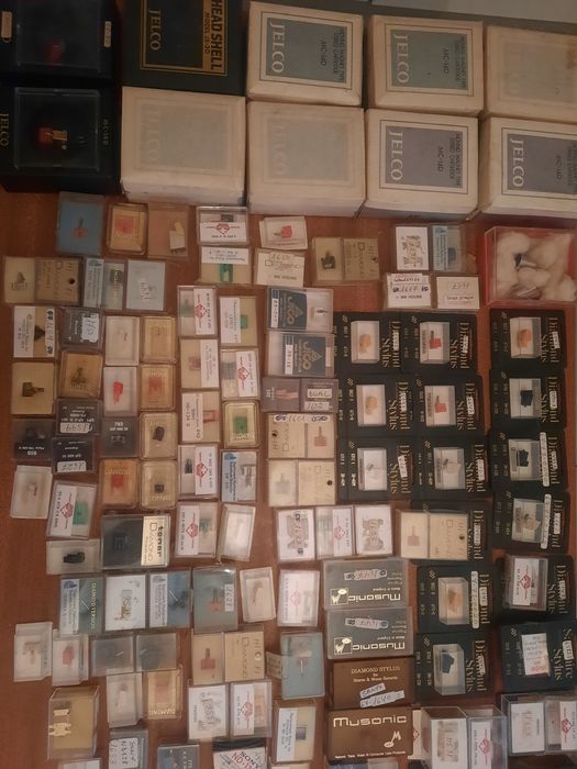 350 - Agulhas e cabeças de gira discos novas "vintage"de várias marcas