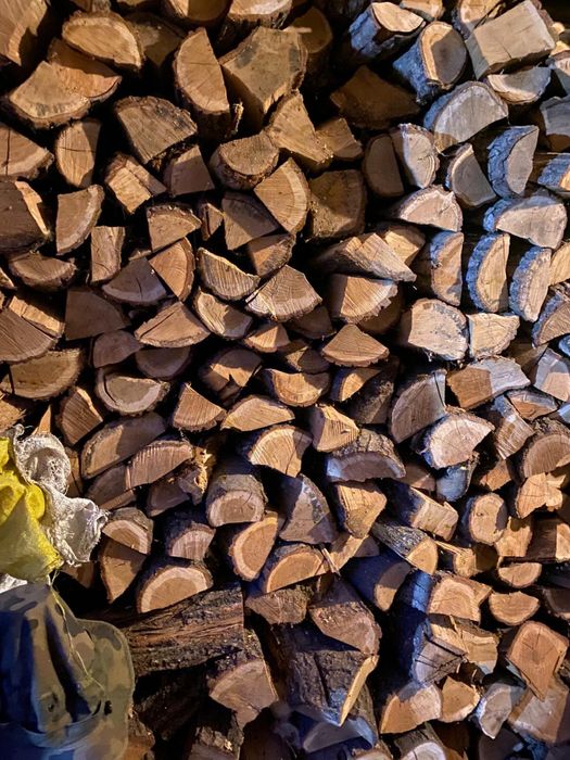 Suche drewno opałowe – dąb, brzoza – worki 15 kg i 25 kg