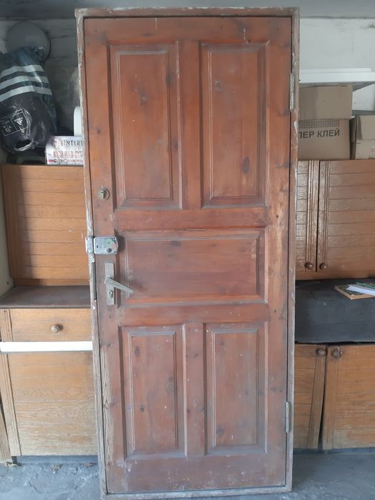 Продам двери б.у  и дверь решётка..