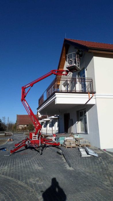 Wynajem podnośnik koszowy 13,5m na przyczepie