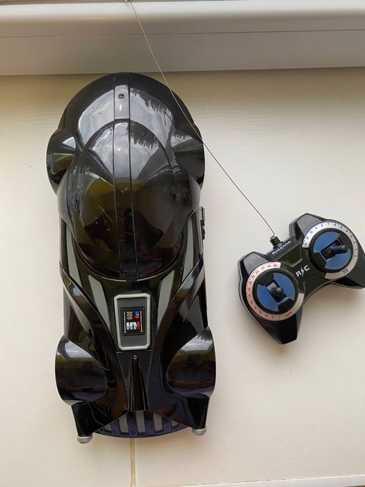 радіокерована машинка Hot Wheels Star Wars Darth Vader.