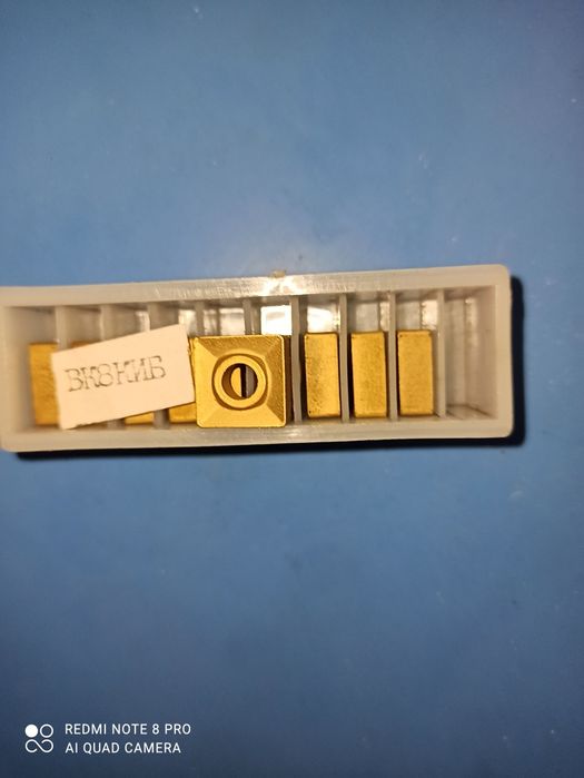 Продам токарный резец, твердосплавные пластины