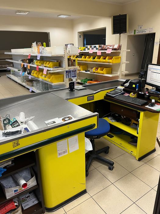 Boks kasowy wraz z czytnikiem kodów