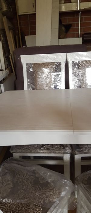 Стіл розкладний з стільцями