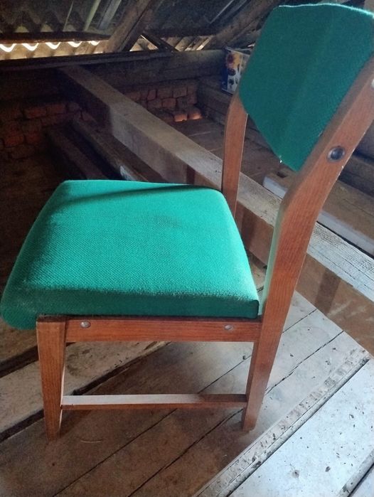 Зелений диван безкоштовно