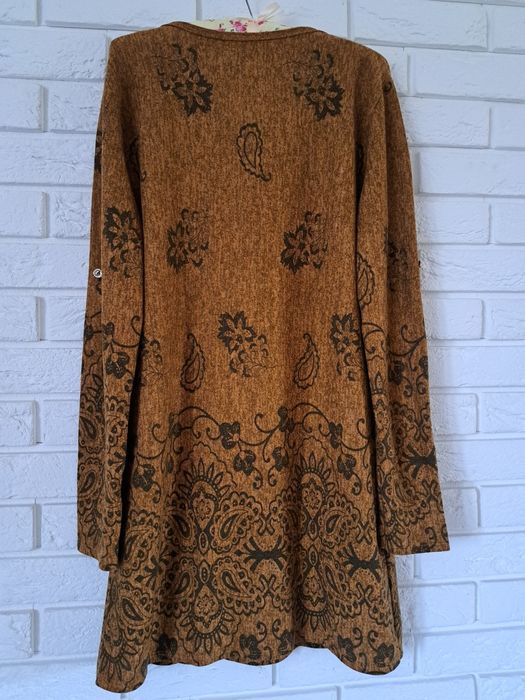 Sukienka/tunika dzianinowa karmel i wzór długi rękaw roll on r 42-44